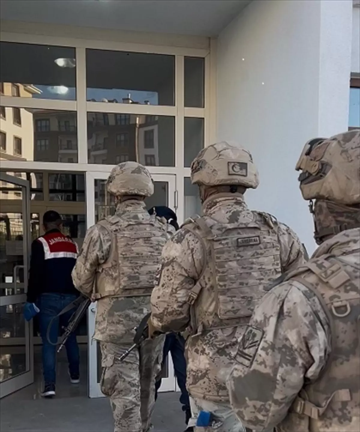 Sosyal medyada skandal içerik! Çocuklara bomba yapımı eğitimi verdiler