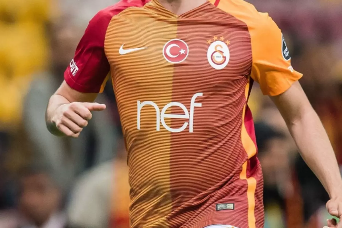 Fenerbahçe\'de oynamış Galatasaray\'da şampiyonluklar yaşamıştı! 31 yaşında kulüpsüz kaldı