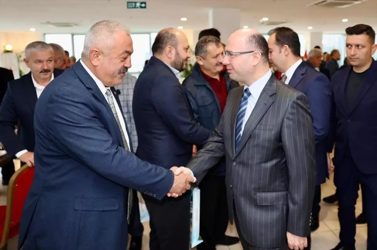 Giresun Valisi Serdengeçti muhtarlarla bir araya geldi