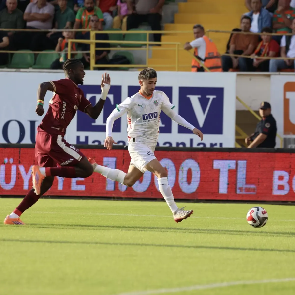 Göztepe, Alanyaspor\'a Yenildi