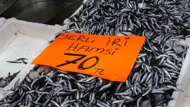 Fiyatı 300 TL'den 70 TL'ye düşünce çiğ çiğ yedi
