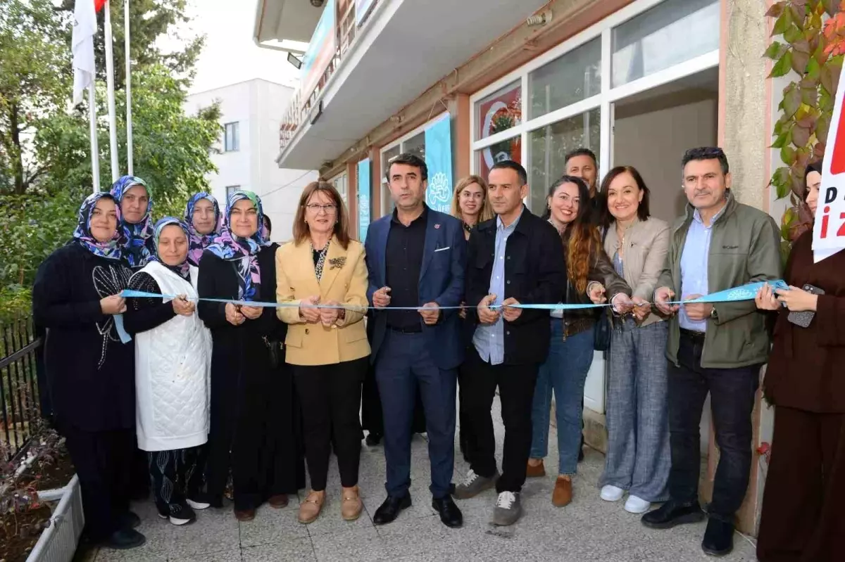 Hasanağa Mahallesi\'nde Kadın Dayanışma Derneği Merkezi Açıldı