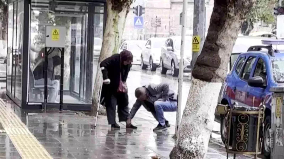 Amasya\'da Annesine Sahip Çıkan Evlat