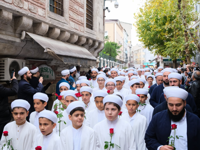 İsmailağa cemaatinden 'icazet' etkinliği! Yavuz Sultan Selim Camii'ne yürüdüler