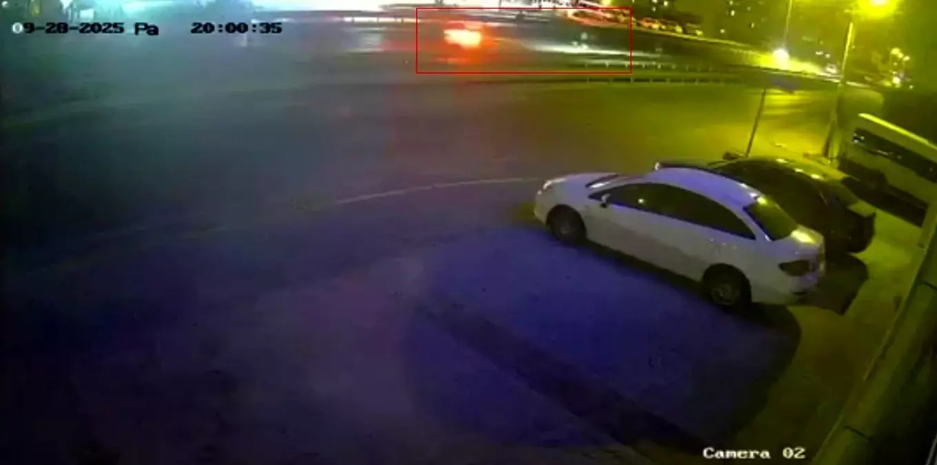 Kocaeli\'de Sivil Polis Aracının Çarptığı Genç Hayatını Kaybetti