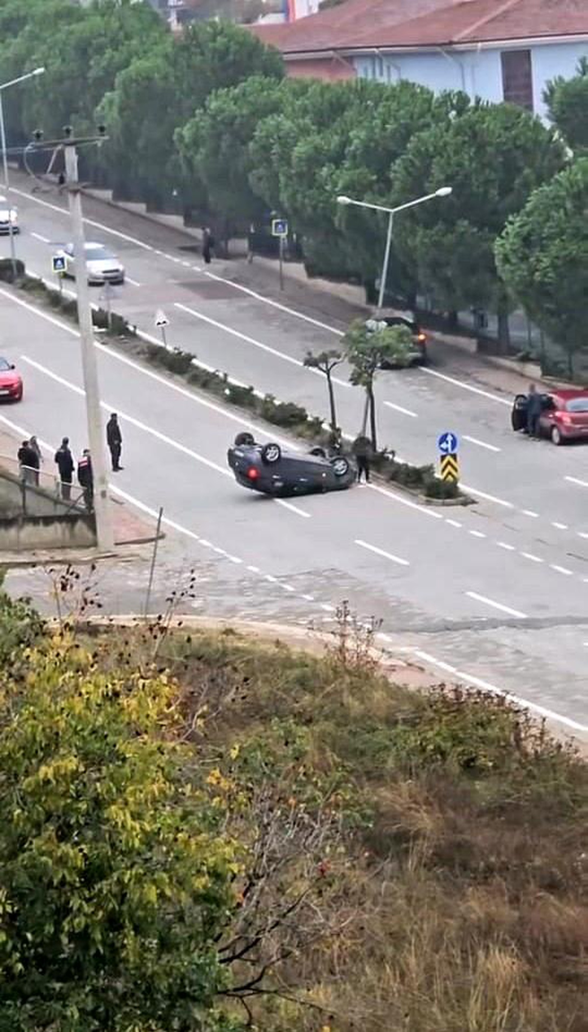 İnegöl\'de Takla Atan Araçta Sürücü Yaralandı