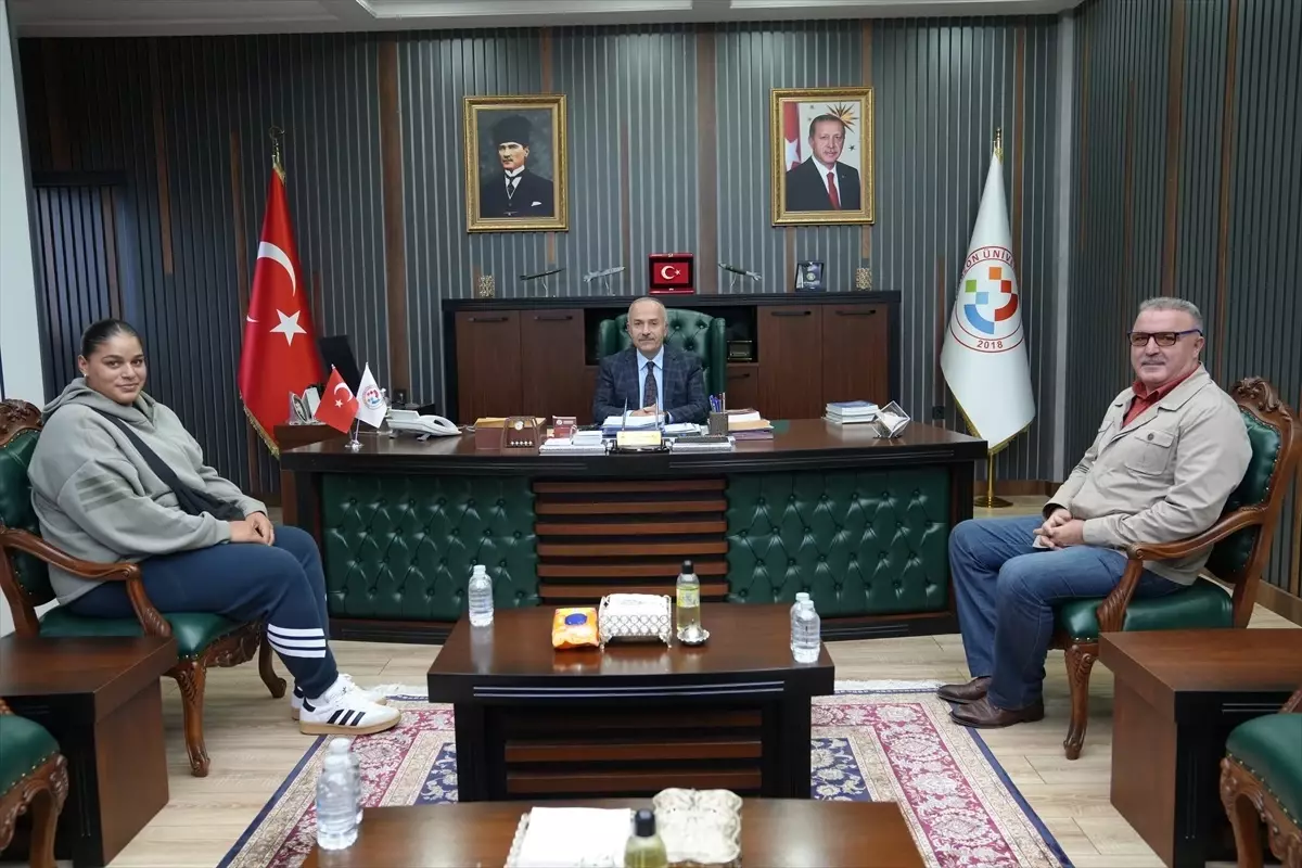 Havvanur Kethüda\'dan Rektör Aşıkkutlu\'ya Ziyaret