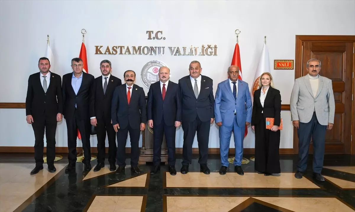 Vali Dallı\'dan Muhtarlara Kutlama