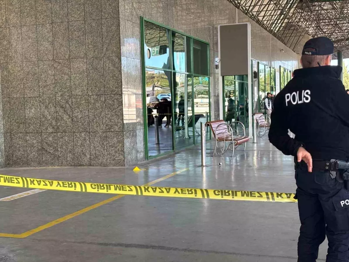 Kocaeli\'de Uzman Çavuş Otogarda Rastgele Ateş Açtı