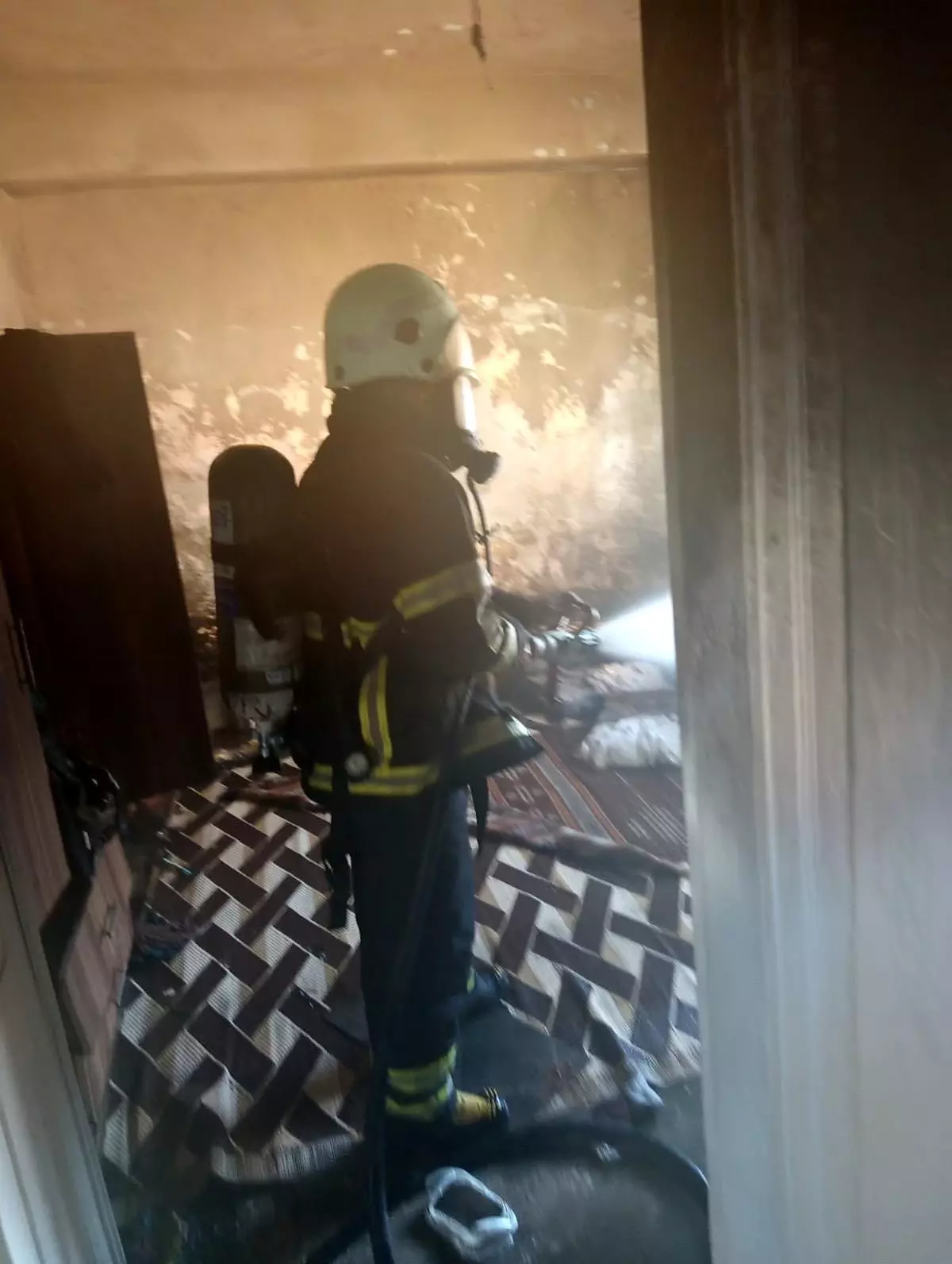 Hatay\'da Yangın: Müstakil Ev Kullanılamaz Hale Geldi