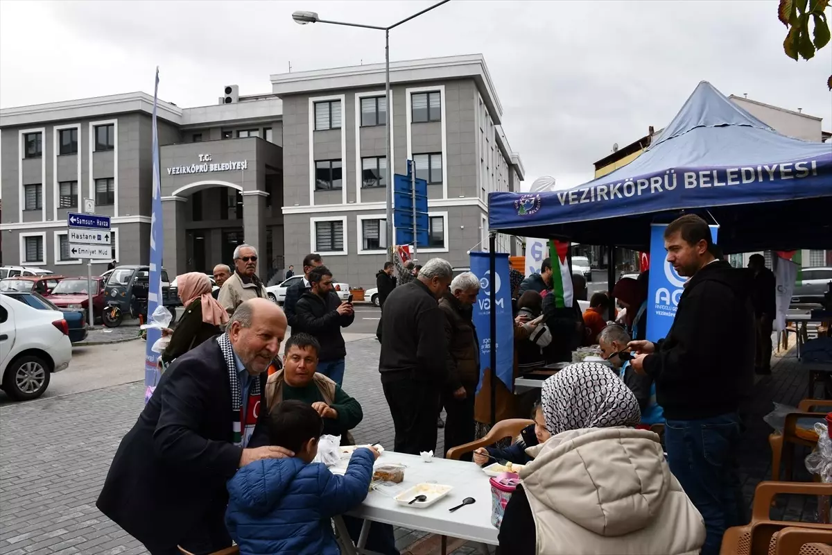 Vezirköprü\'de Hayır Çarşısı Açıldı