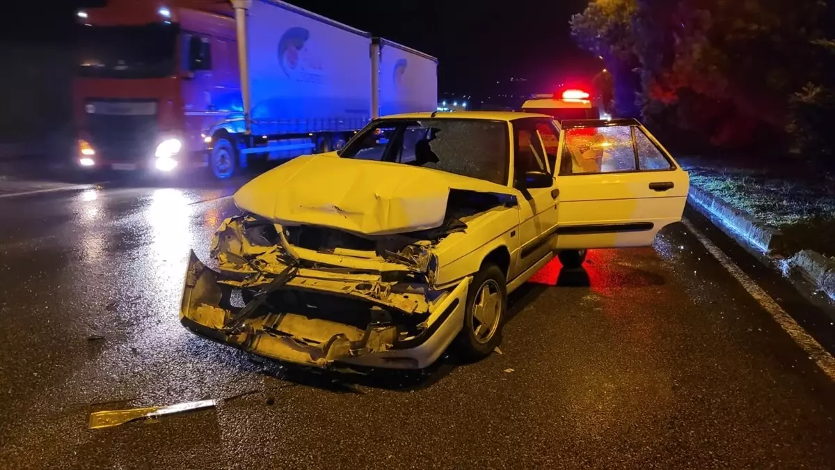 Tekkeköy\'de Otomobil Kazası