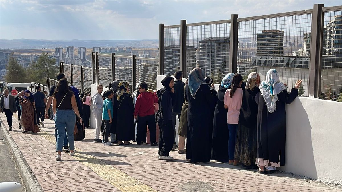 Şanlıurfa\'da Site Kavgası: 4 Yaralı