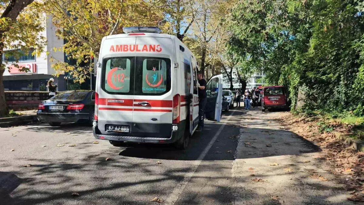 Zonguldak\'ta Trafik Kazası: Sürücü Yaralandı