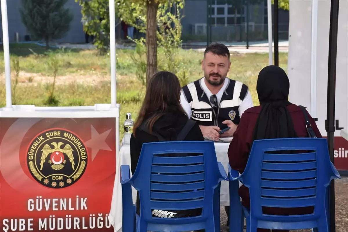 Siirt\'te Öğrencilere Güvenlik Bilgilendirmesi