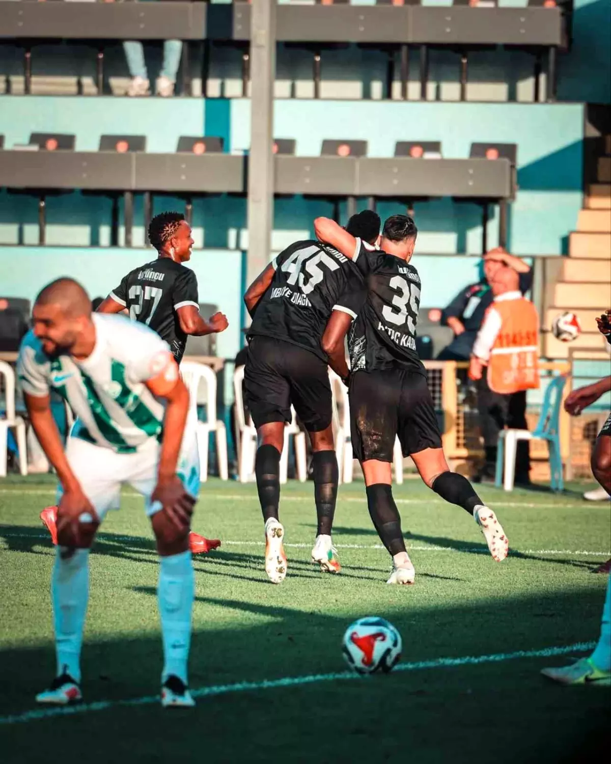 Serik Belediyespor, Amed Sportif Faaliyetler\'e 2-1 Mağlup Oldu