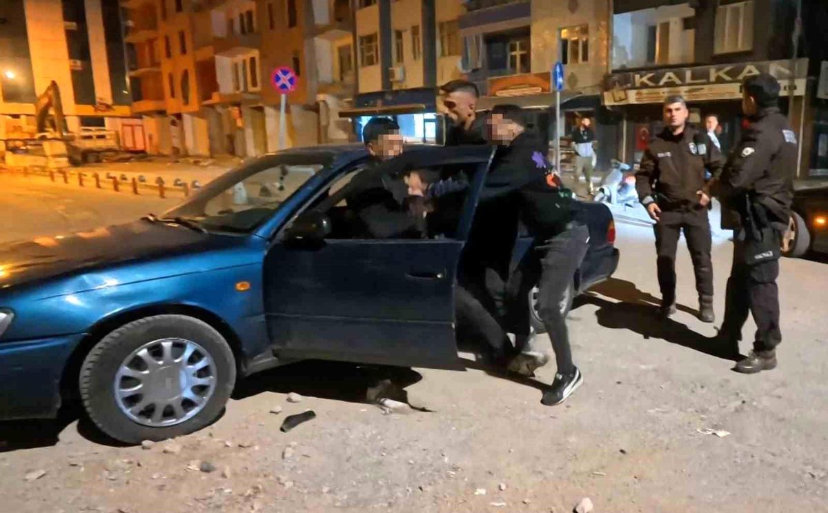 Aksaray\'da Yere Tükürme Kavgası