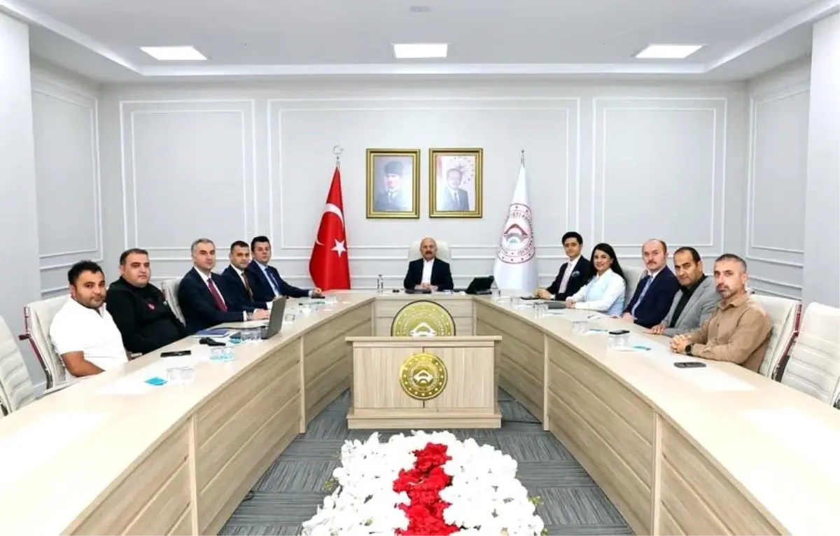 Adıyaman\'da Deprem Konutları Toplantısı