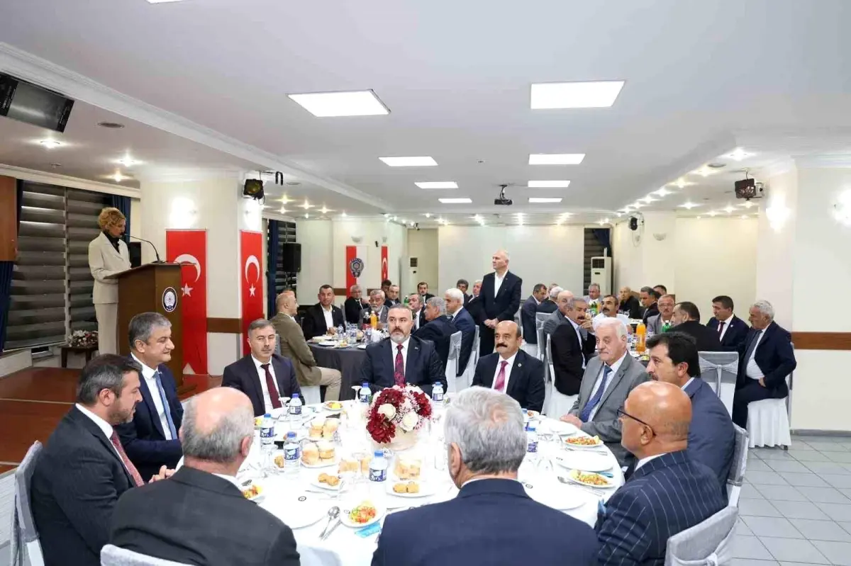 Karabük Valisi Muhtarlarla Bir Araya Geldi