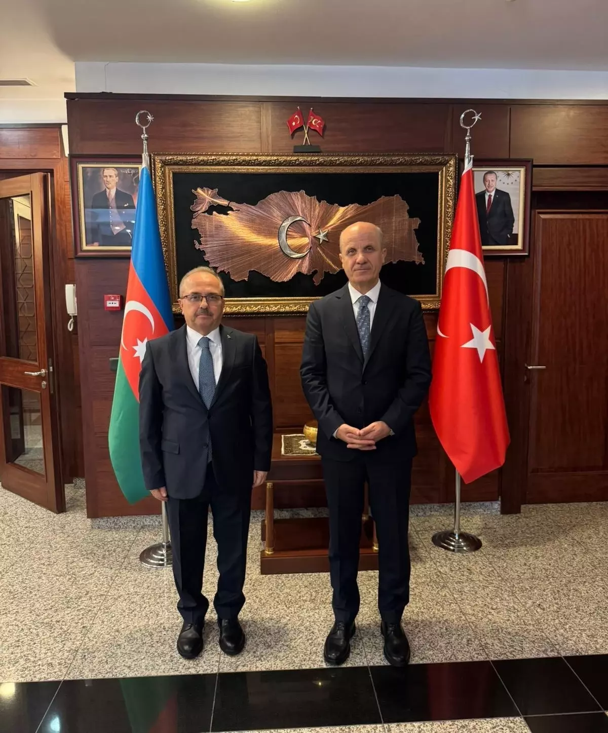 YÖK Başkanı Bakü\'de Büyükelçiliği Ziyaret Etti