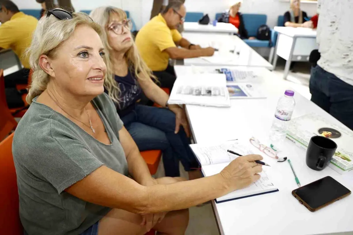 Aktif Yaşlı Merkezi: Üretken ve Sosyal Bir Yaşam Alanı