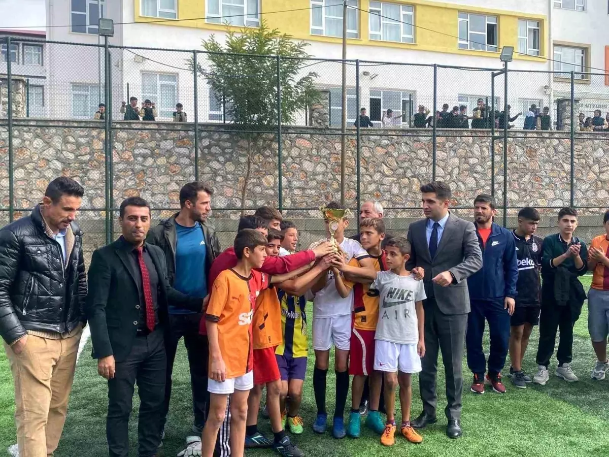 Elazığ’da Okullar Arası Futbol Turnuvası Tamamlandı