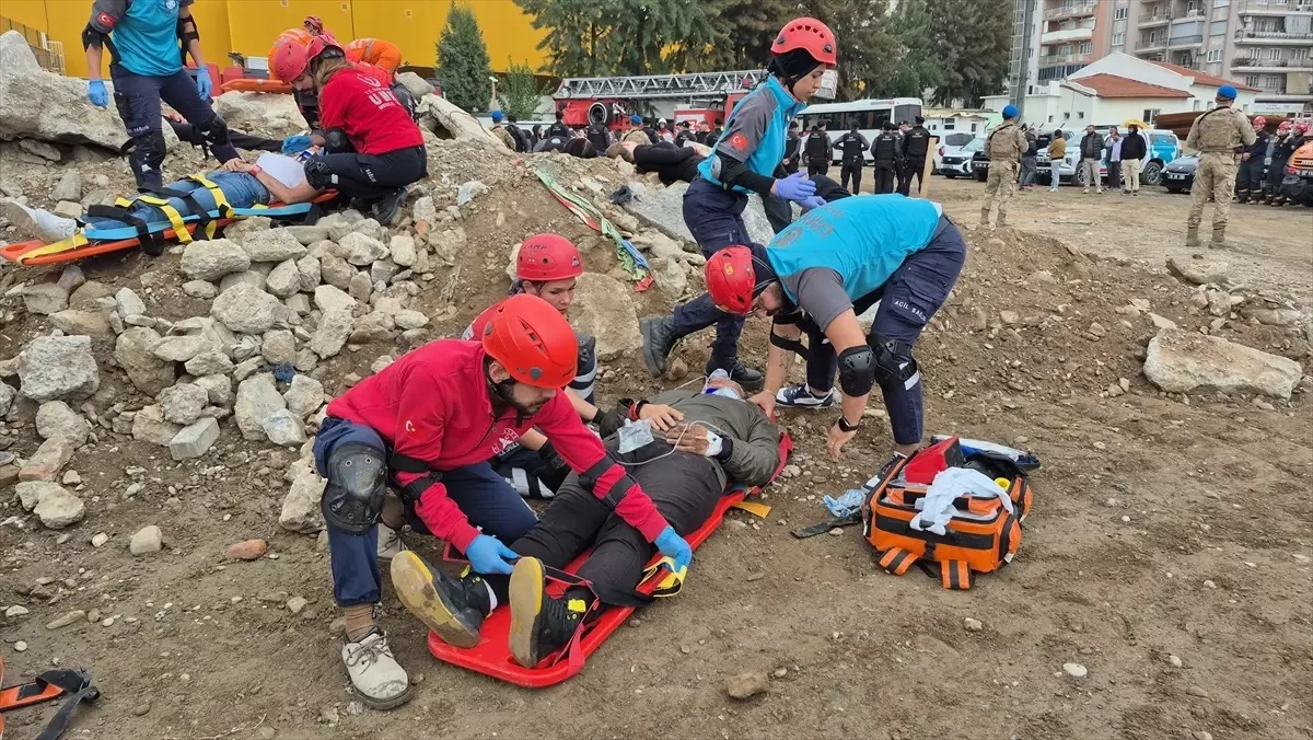 Aydın\'da Tribün Çökmesi ve Yangın Tatbikatı