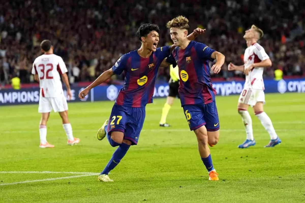 Barcelona, Olympiakos\'u Fermin Lopez\'in Hat-Trick\'iyle Yendi