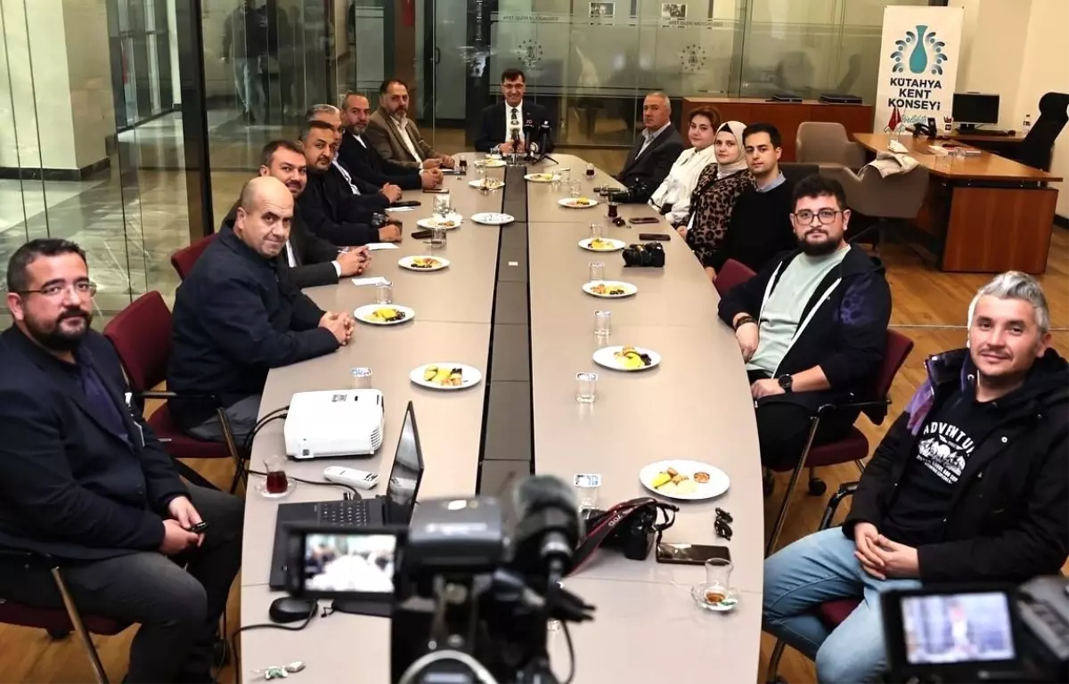 Kütahya Belediye Başkanı Kahveci: \'Basın, halkın gözü, kulağı, sesidir\'