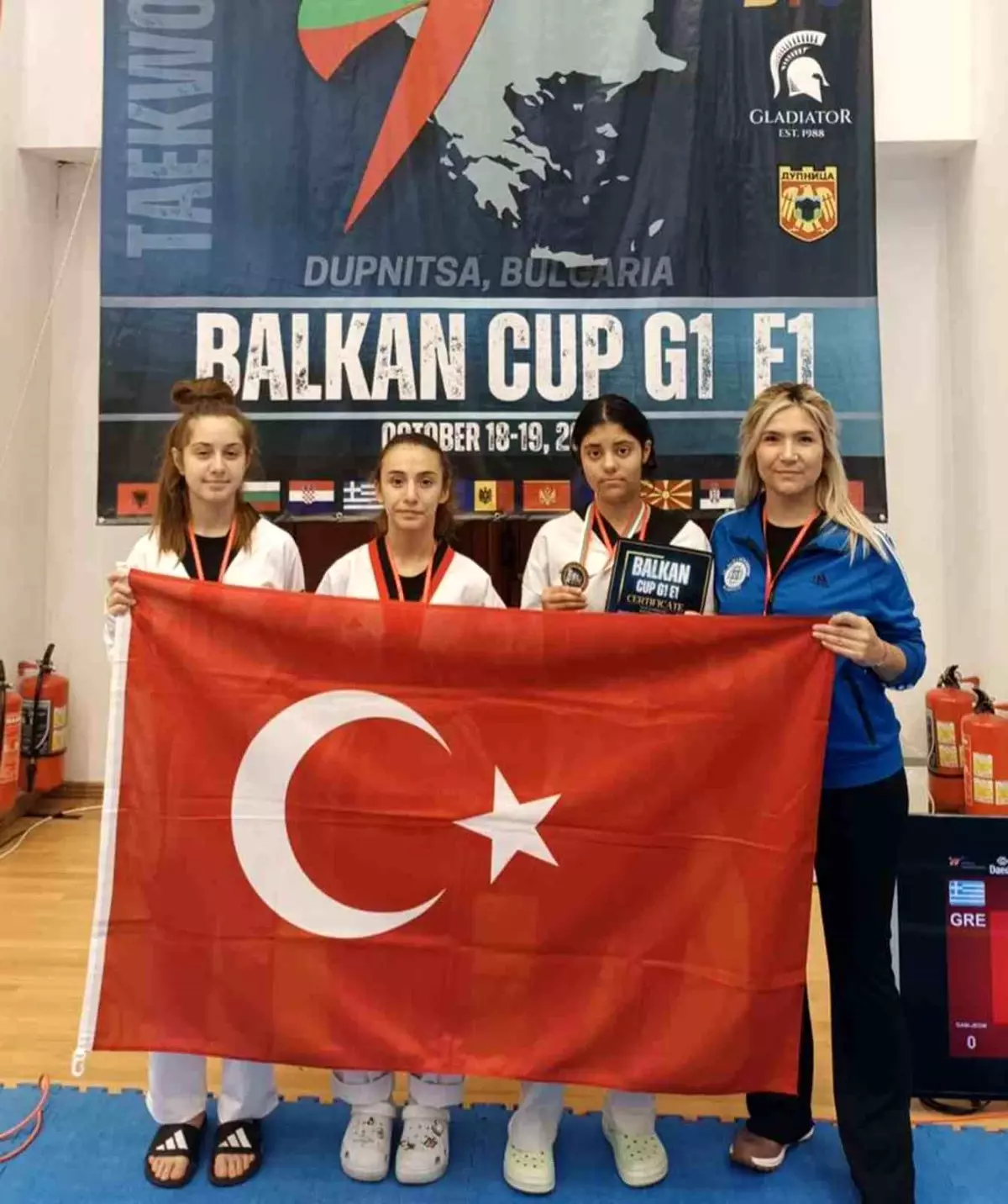 Muğla\'nın Taekwondo Başarısı: Zeynep Durmaz Bronz Madalya Kazandı