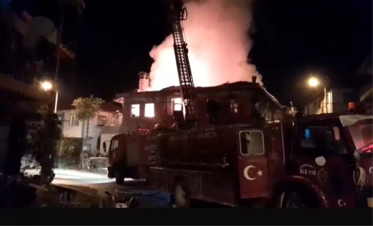 Ağlasun\'da Yangın: 2 Katlı Ev Kullanılmaz Hale Geldi