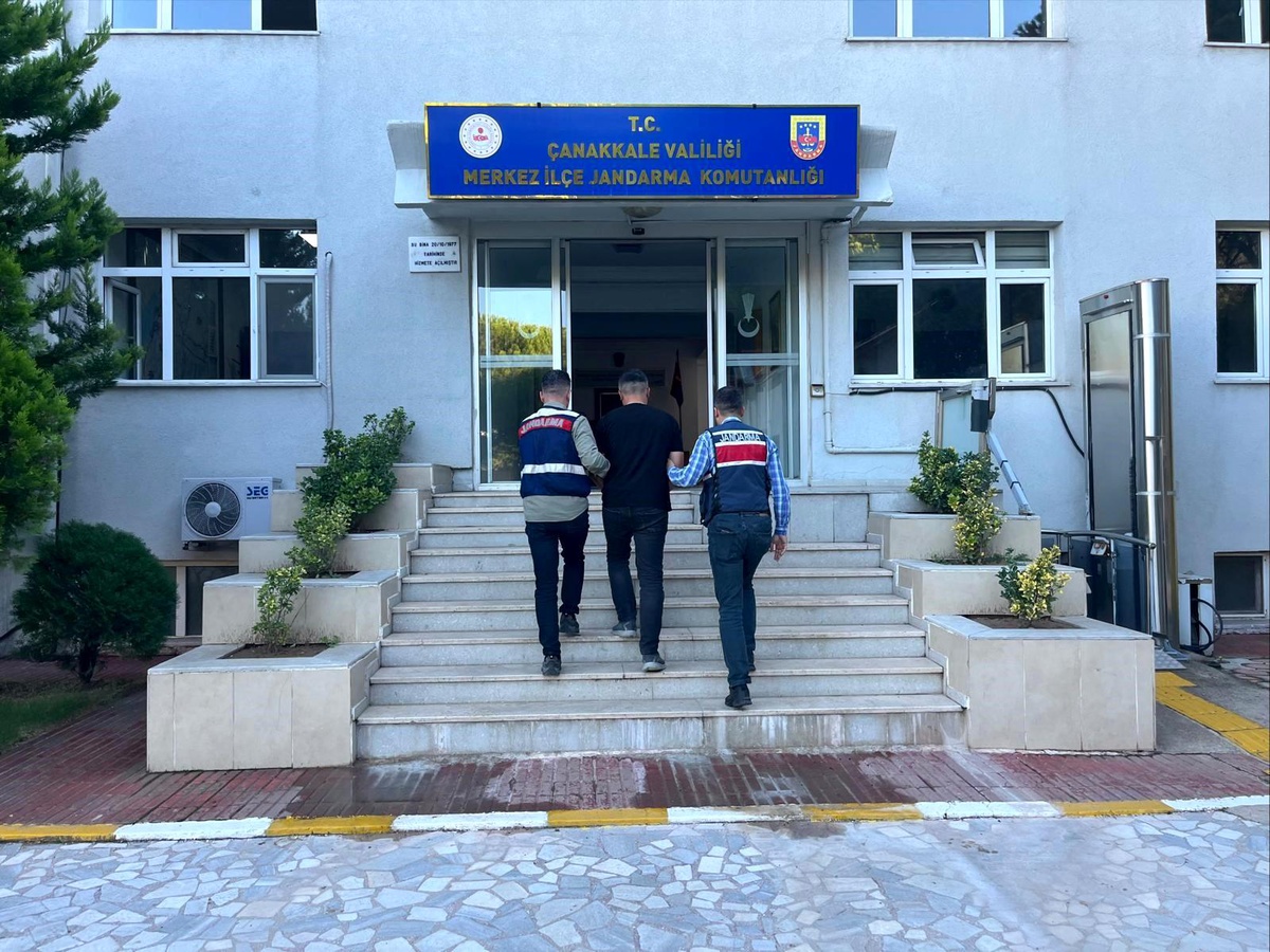 Çanakkale\'de FETÖ Operasyonu: Bir Tutuklama