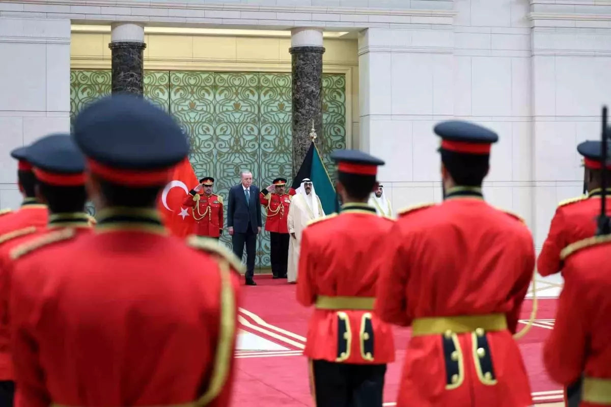 Erdoğan Kuveyt\'te Resmi Törenle Karşılandı