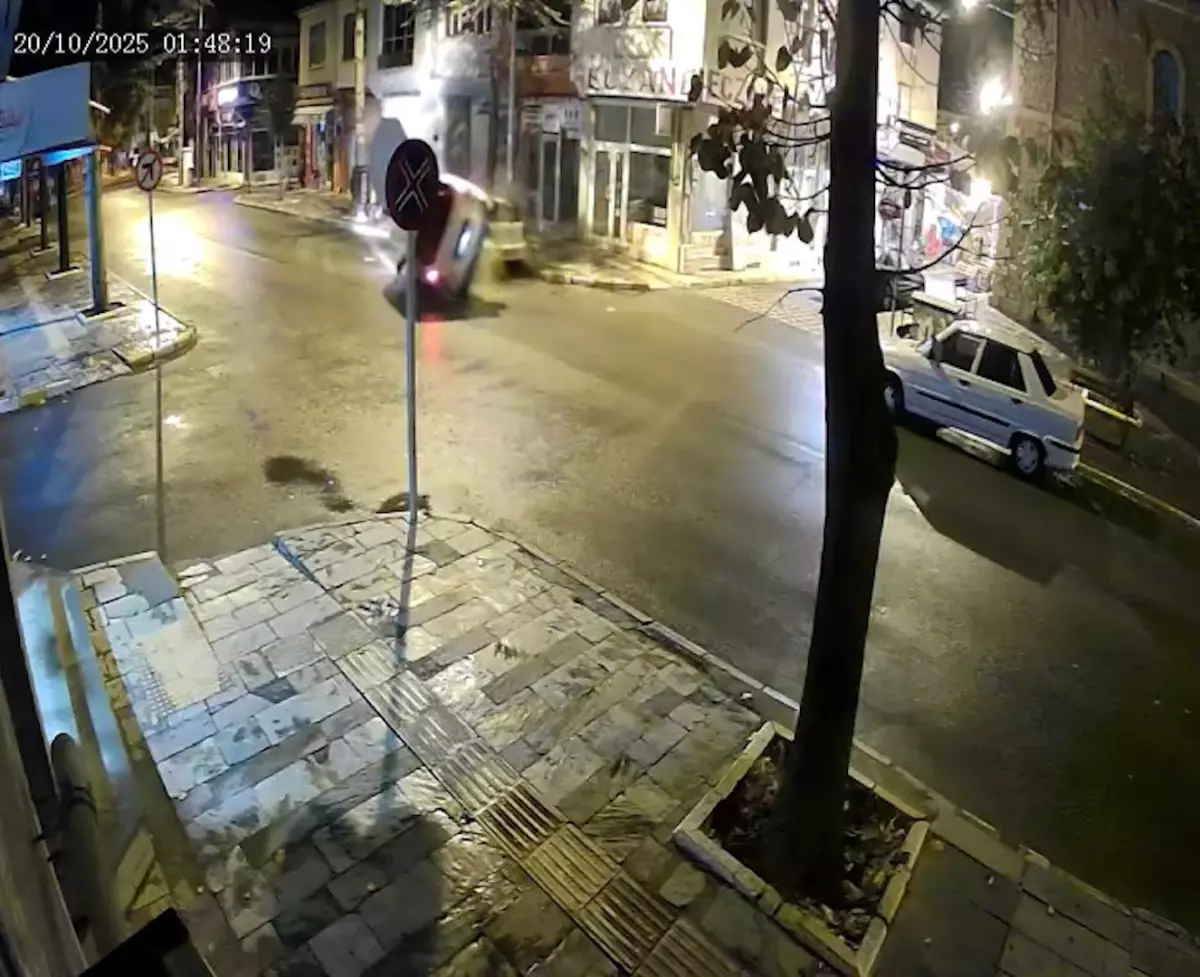 Yalvaç\'ta Kaza: Baba ve Kızı Kurtarıldı