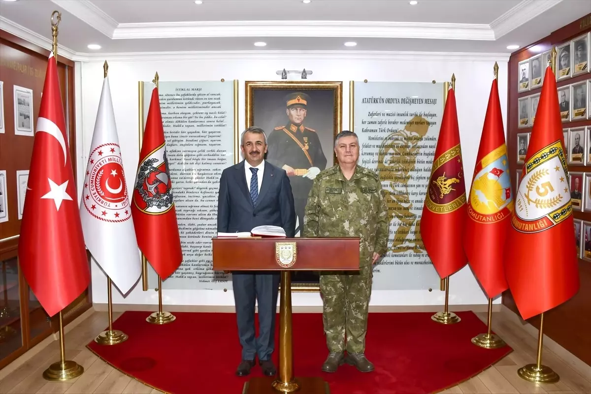 Vali Sezer, 5. Kolordu Komutanı\'nı Ziyaret Etti