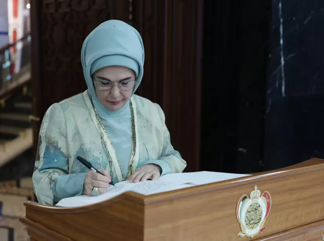 Emine Erdoğan, Kuveyt'te Al Salam Sarayı Müzesi'ni ziyaret etti