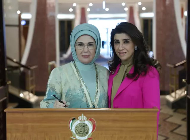 Emine Erdoğan, Kuveyt'te Al Salam Sarayı Müzesi'ni ziyaret etti