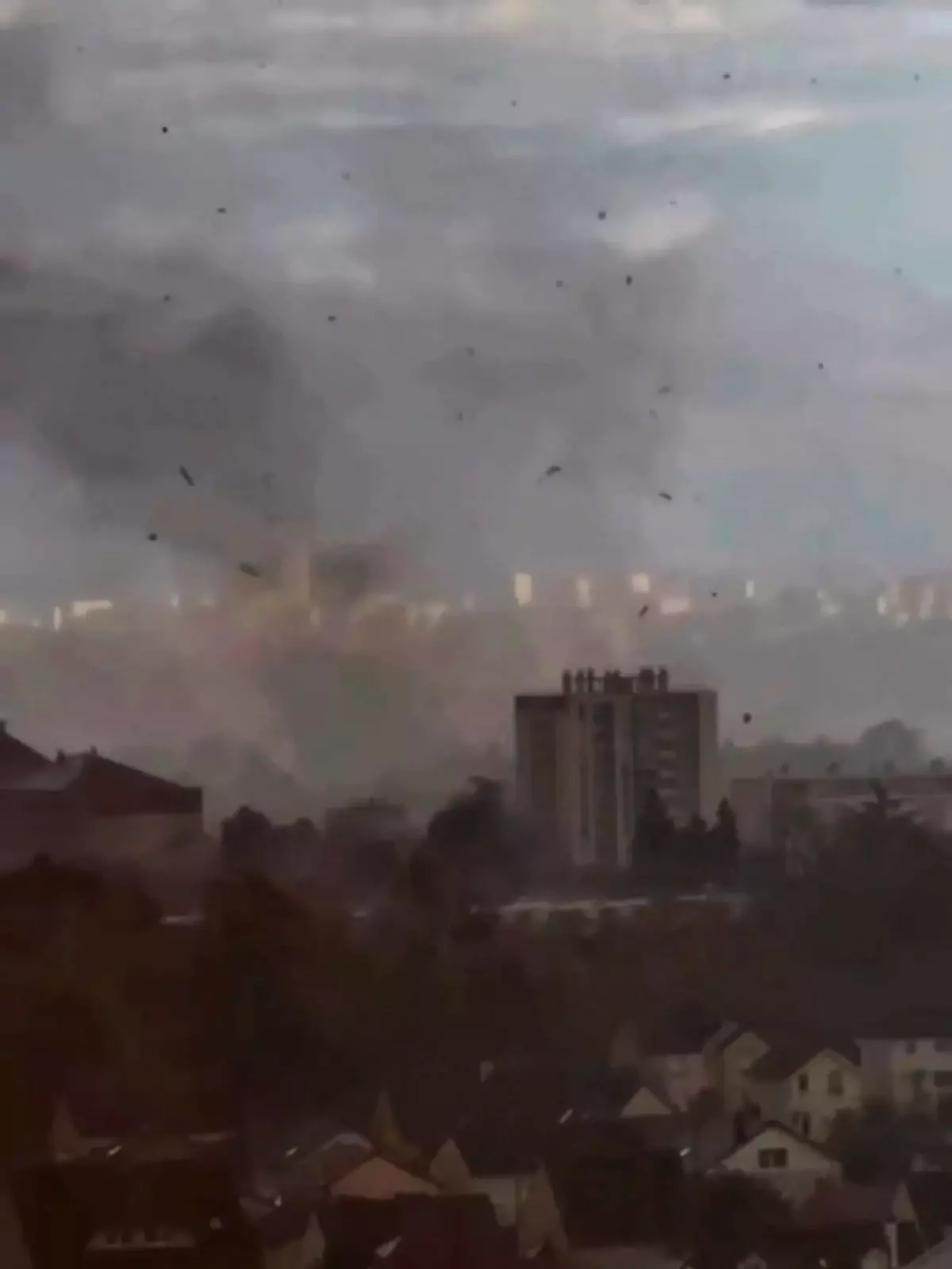 Fransa\'da Hortum Faciası: 1 Ölü, 10 Yaralı