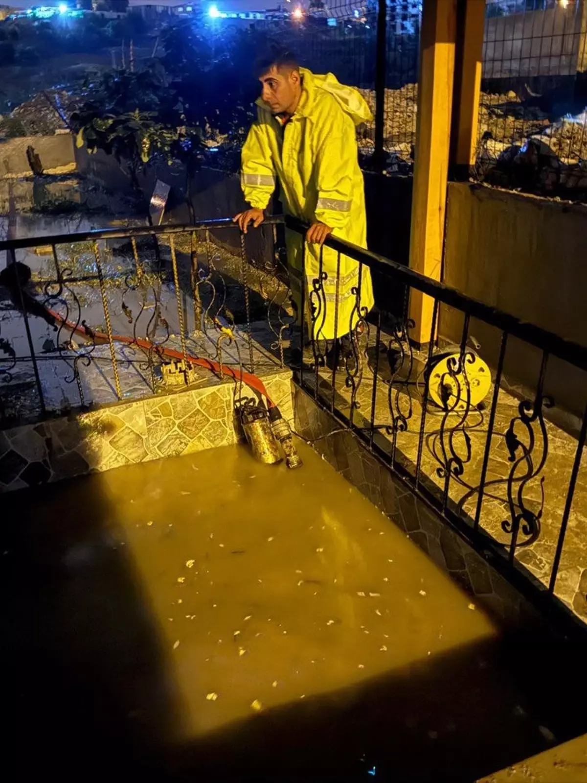 Hatay\'da Sağanak ve Hortum Hasar Verdi