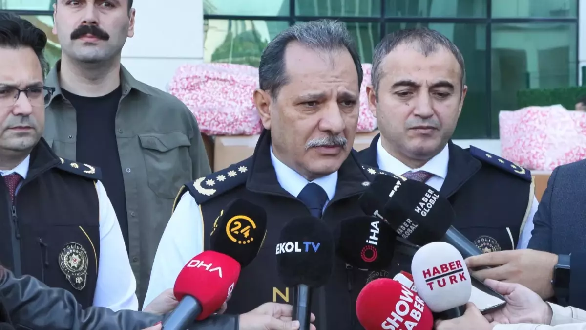 İstanbul\'da Uyuşturucu Operasyonu: 215 Gözaltı