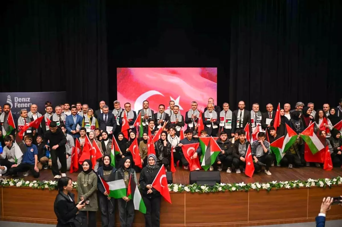 İyilik Okulu Projesi\'nin 11. Yıl Açılış Programı\'nda Gazze\'ye Dikkat Çekildi