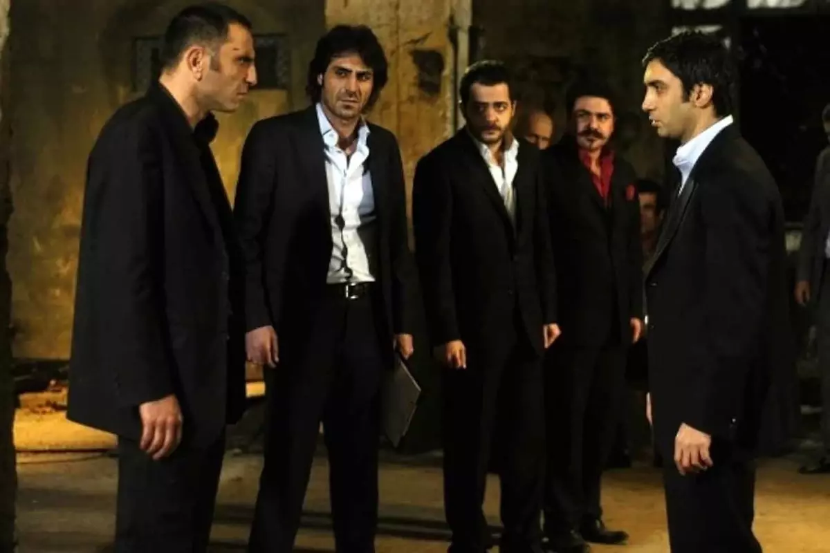 Kurtlar Vadisi\'nin Eren\'i Kerem Fırtına, Gözde Şeker\'le dünyaevine girdi