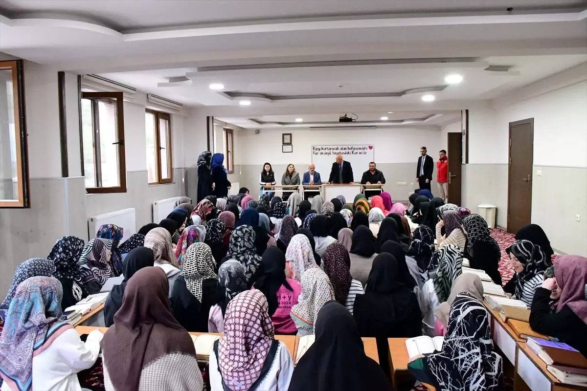 Başkan Topal, Hafız Burcu\'yu Kutladı