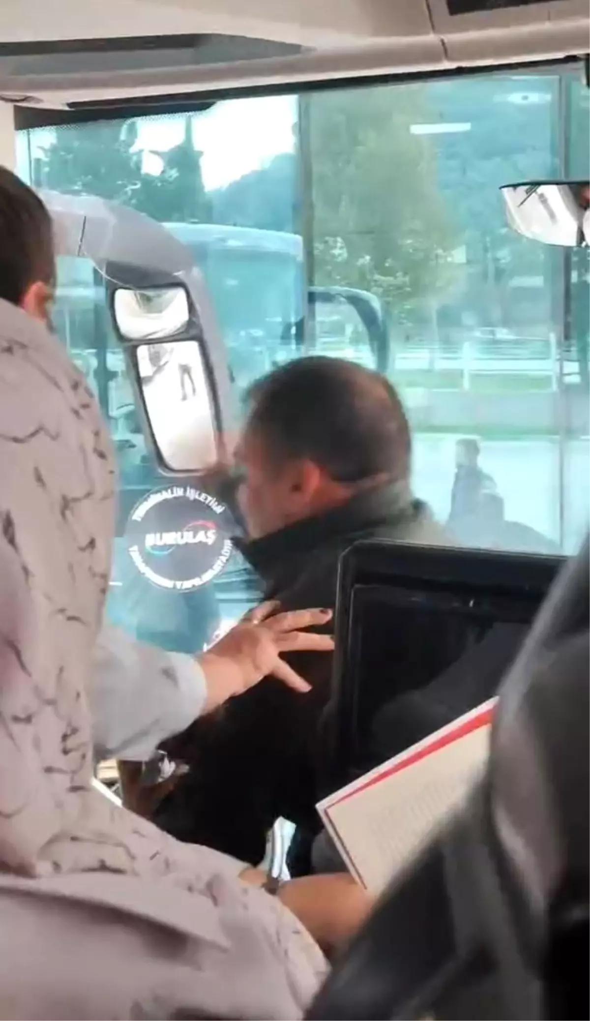 Bursa\'da Otobüste Yumruklu Kavga
