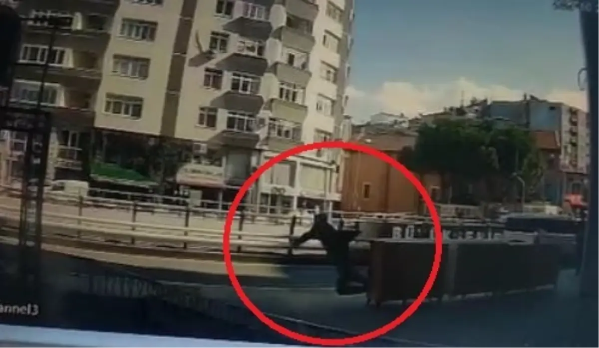 Uyuşturucu Şüphelisi Kaçarken Yere Düştü