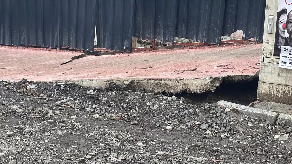 Samsun\'da İstinat Duvarı Çökmeye Tehlikesi