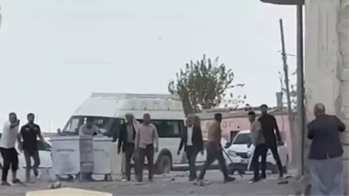 Komşular silahlı kavgaya tutuştu, çocuklar böyle saklandı