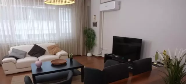 Selahattin Taşdöğen, mütevazı evinin kapılarını ilk kez açtı Selahattin Taşdöğen, mütevazı evinin kapılarını ilk kez açtı