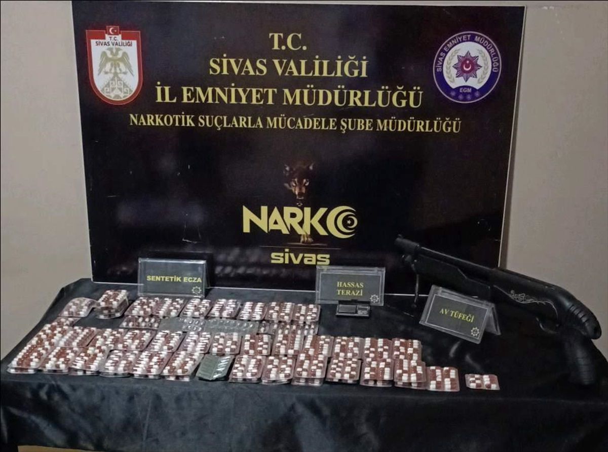 Sivas\'ta Uyuşturucu Operasyonu: 4 Tutuklama