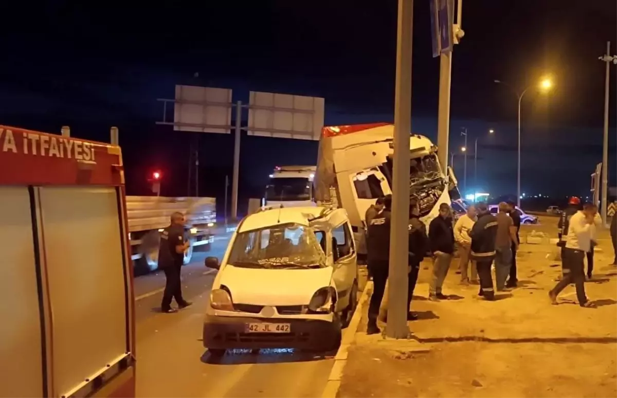 Konya\'da Trafik Kazası: 2 Yaralı